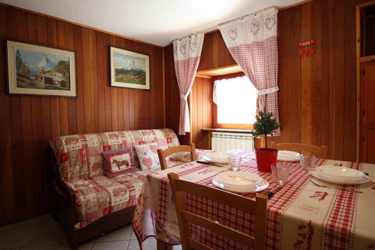 Lo Stambecco Holiday Apartment - Affitti Brevi Italia Brusson Exteriör bild