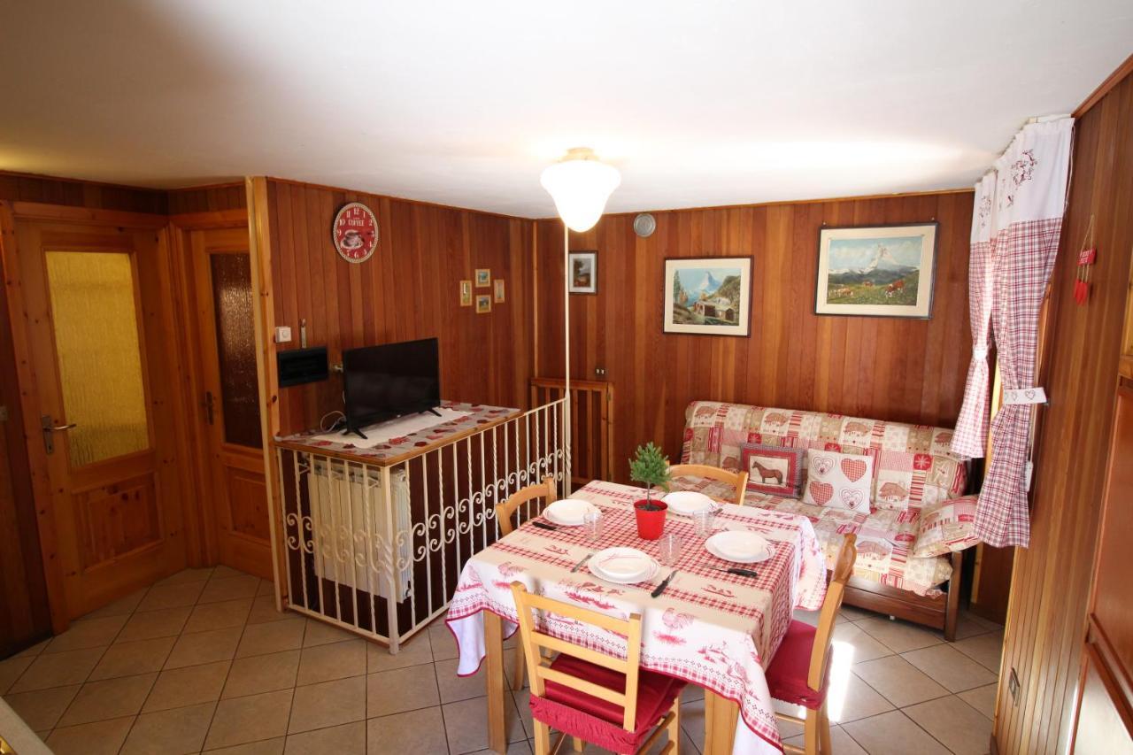 Lo Stambecco Holiday Apartment - Affitti Brevi Italia Brusson Exteriör bild