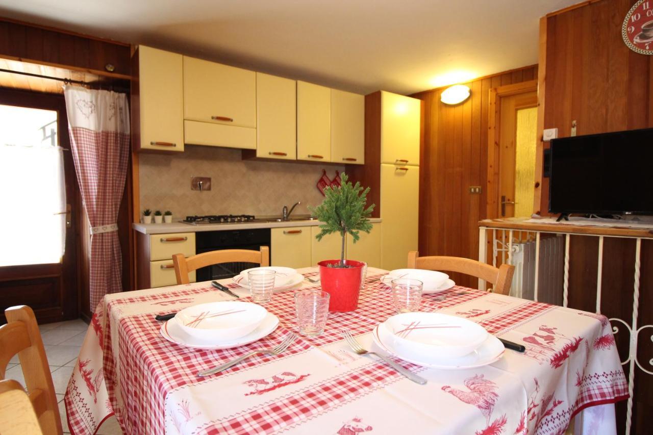 Lo Stambecco Holiday Apartment - Affitti Brevi Italia Brusson Exteriör bild